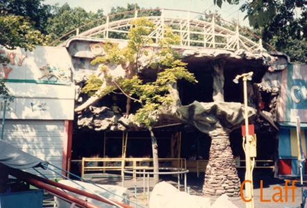 27 defunct Dark Rides * – DC's
