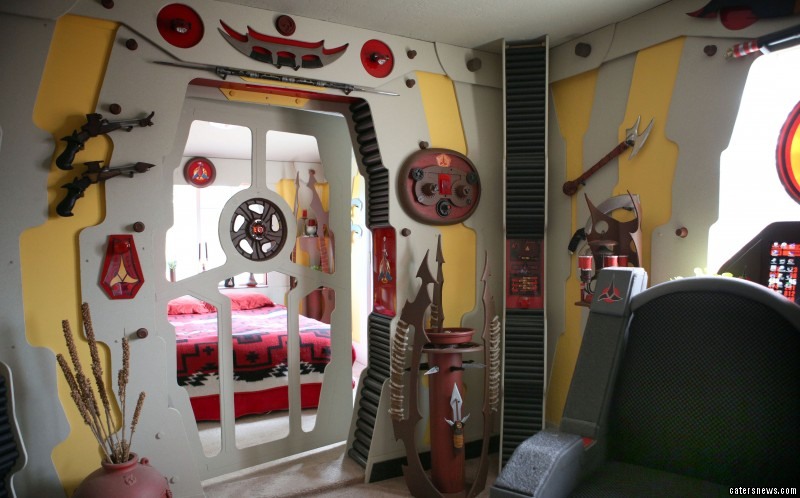 11_caters_star_trek_house_12-800x498