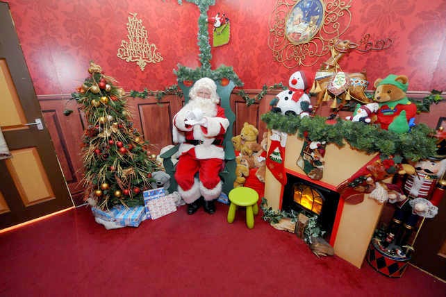 merry-hill-santas-grotto