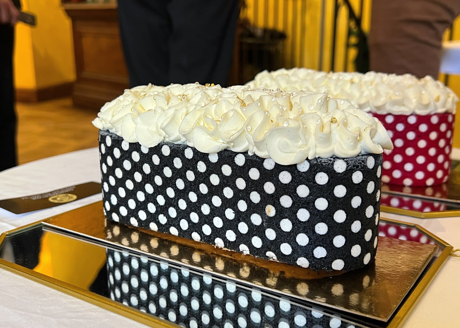 Love And Cakes Paris— Commander gateau d'anniversaire vintage Framboises, Paris Layer Cake